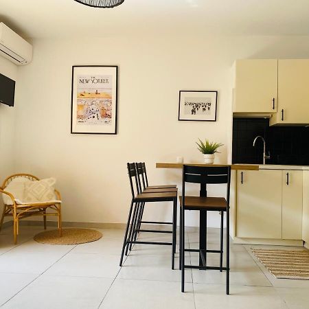Appartement avec terrasse, jardin, parking en bord de mer Saint-Cyr-sur-Mer Buitenkant foto