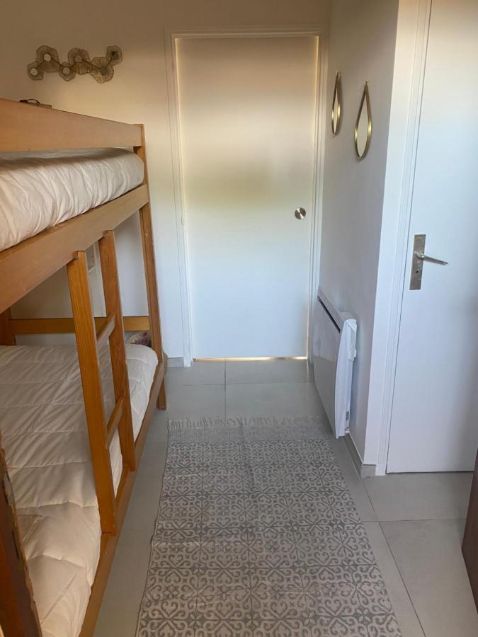 Appartement avec terrasse, jardin, parking en bord de mer Saint-Cyr-sur-Mer Buitenkant foto